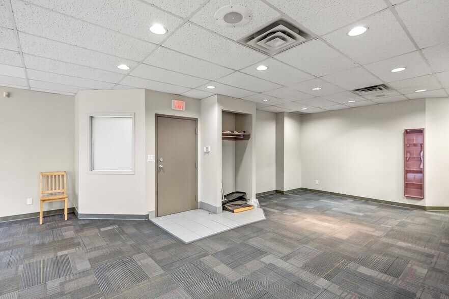 More Photos Of 100 Princess St, Kingston Medical For Lease