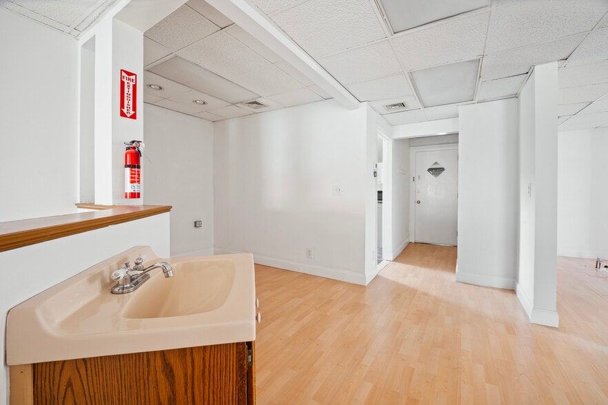 More Photos Of 238 New Britain Rd, Berlin Freestanding For Lease