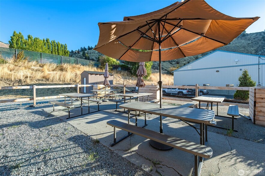 More Photos Of 5720 Vale Rd, Cashmere General Retail For Sale