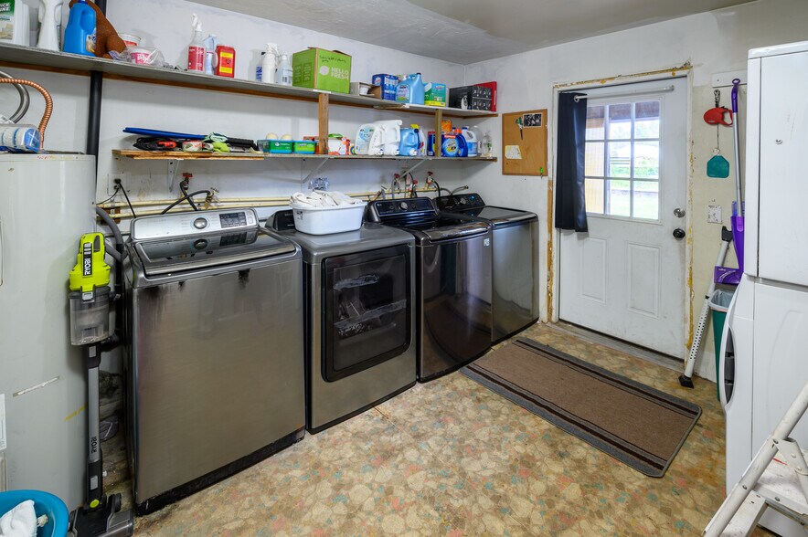 More Photos Of 109455 Highway 97 N, Chemult Hotel For Sale