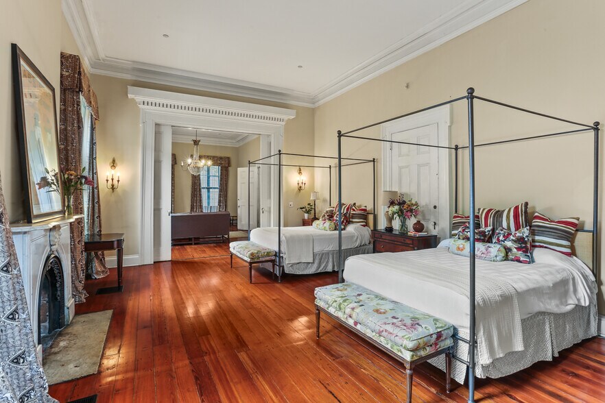 More Photos Of 2111 Dauphine St, New Orleans Hotel For Sale