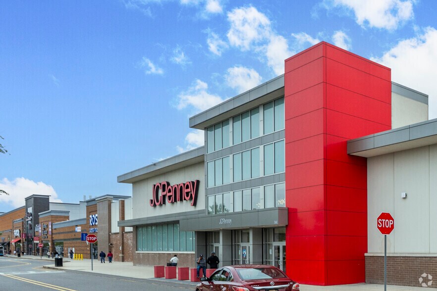 Primary Photo Of 360 Gateway Dr, Brooklyn Department Store For Lease