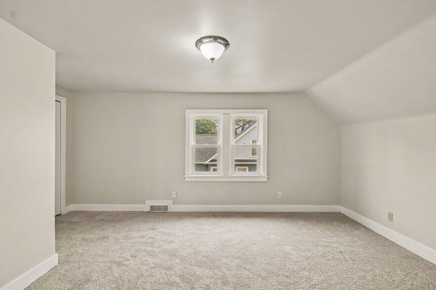 More Photos Of 380 S Main St, Freeland Office Residential For Sale