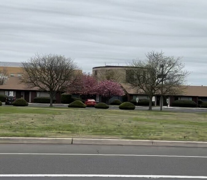 More Photos Of Sunset Road and Hospital Drive, Willingboro Medical For Lease