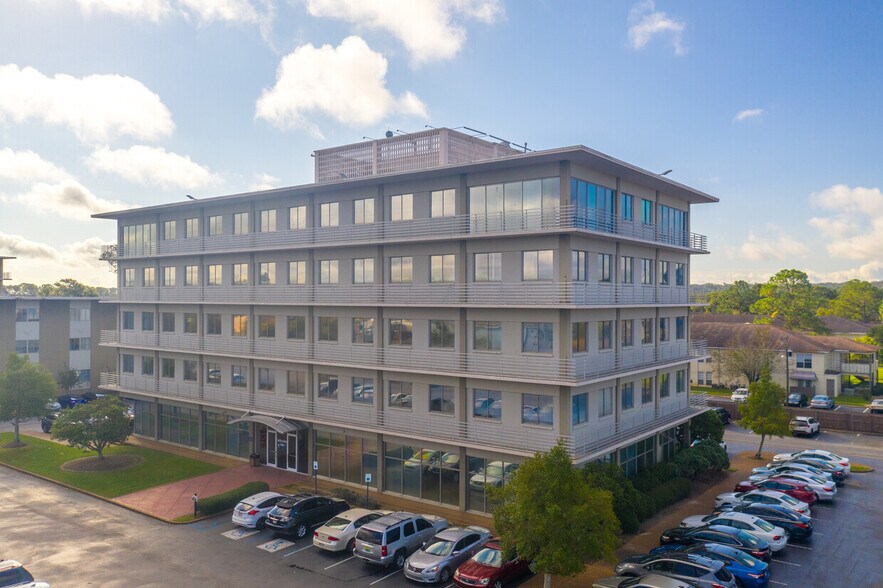 More Photos Of 3929 Airport Blvd, Mobile Office For Lease