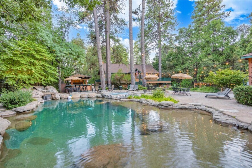 More Photos Of 22732 Middle Camp rd, Sonora Hotel For Sale