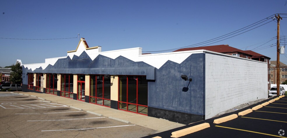 More Photos Of 16 Hampton Village Plz, Saint Louis Unknown For Lease