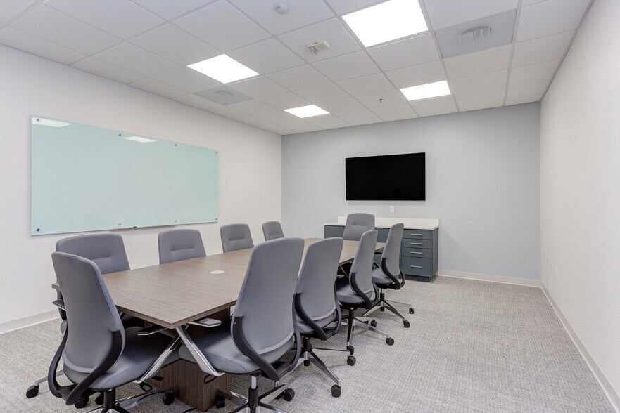 More Photos Of 5171 Glenwood Ave, Raleigh Office For Lease