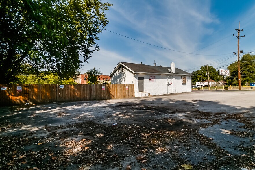 More Photos Of 7016 Page Ave, Saint Louis General Retail For Lease