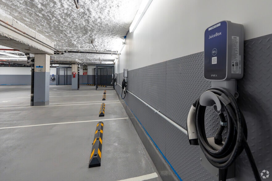 More Photos Of 710 Metropolitan Ave, Brooklyn Apartments For Sale