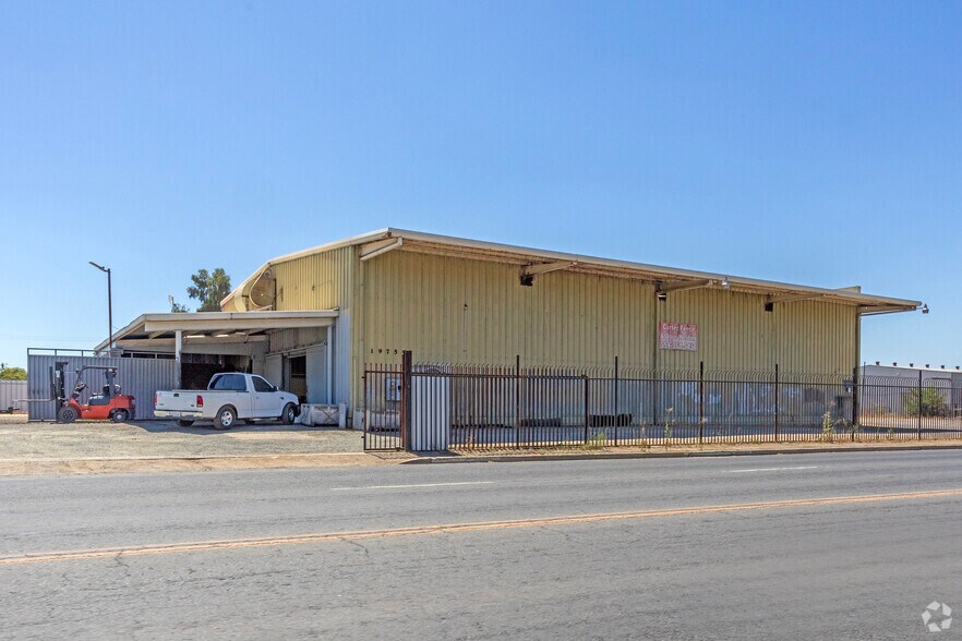 Primary Photo Of 19757 Orange Belt Dr, Strathmore Service For Sale