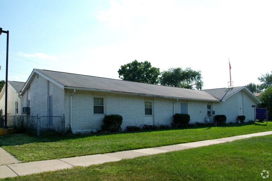 More Photos Of 990 E Lincoln Ave, Madison Heights Religious Facility For Lease