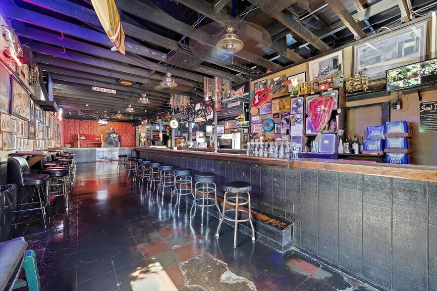 More Photos Of 7 Center st, Folly Beach General Retail For Sale