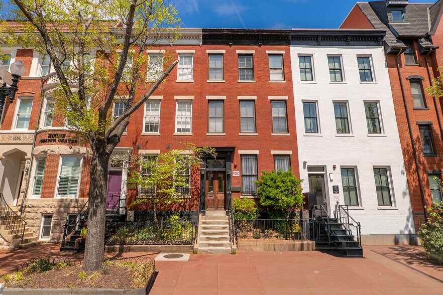 More Photos Of 1010 Pennsylvania Ave SE, Washington Hospitality For Sale