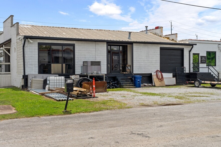 More Photos Of 2101 Chestnut St, Chattanooga Office For Sale