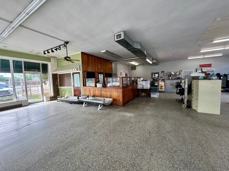 More Photos Of 311 N Longstreet St, Kingstree Auto Repair For Sale