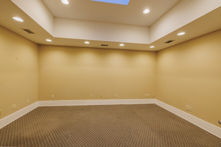 More Photos Of 218 Gay St, Erwin Loft Creative Space For Sale