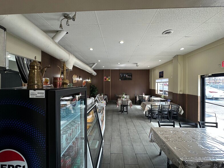 More Photos Of 1399 W Littleton Blvd, Littleton Restaurant For Sale