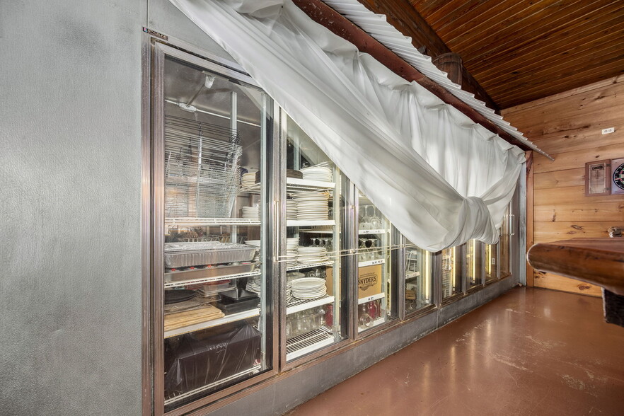 More Photos Of 7080 Dale Ridge Rd, Lancaster Convenience Store For Sale