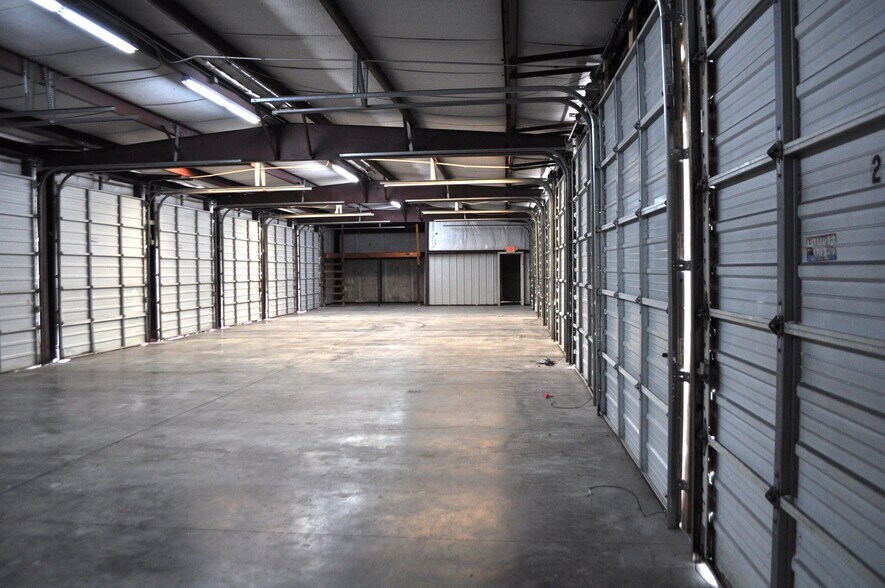 More Photos Of 2333 W Emory Rd, Powell Industrial For Sale