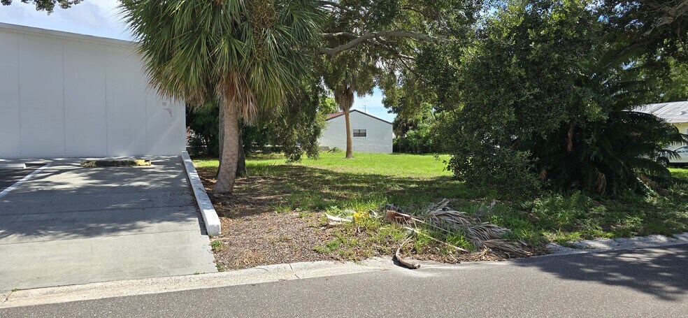 More Photos Of 1141 Pierce St, Clearwater Warehouse For Sale