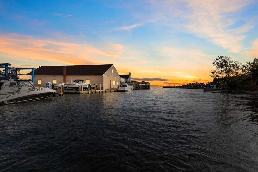 More Photos Of Suffolk County, Bay Shore Marina For Sale
