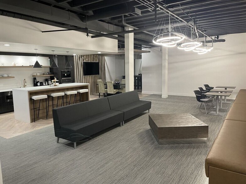 More Photos Of 3062 E Walton Blvd, Auburn Hills Office Residential For Lease