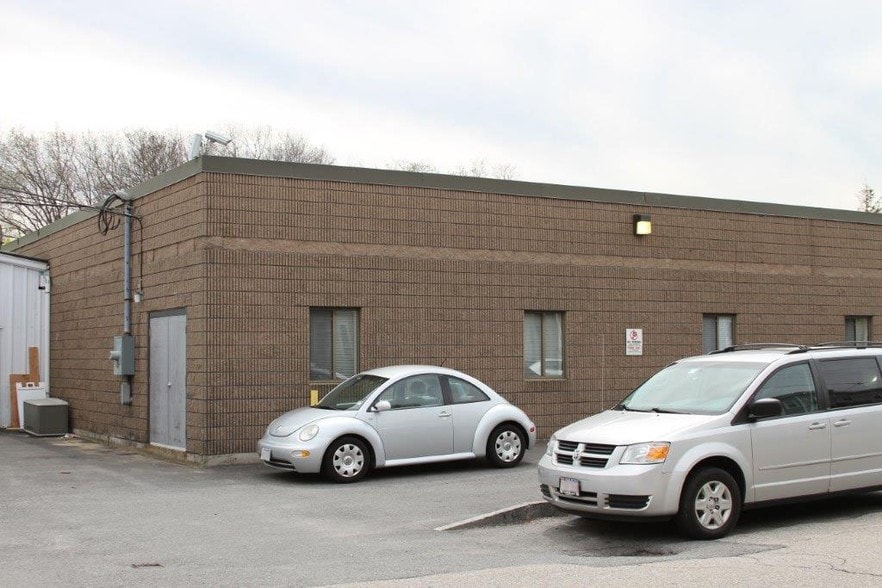 More Photos Of 25 Clarendon St, Watertown Research And Development For Lease