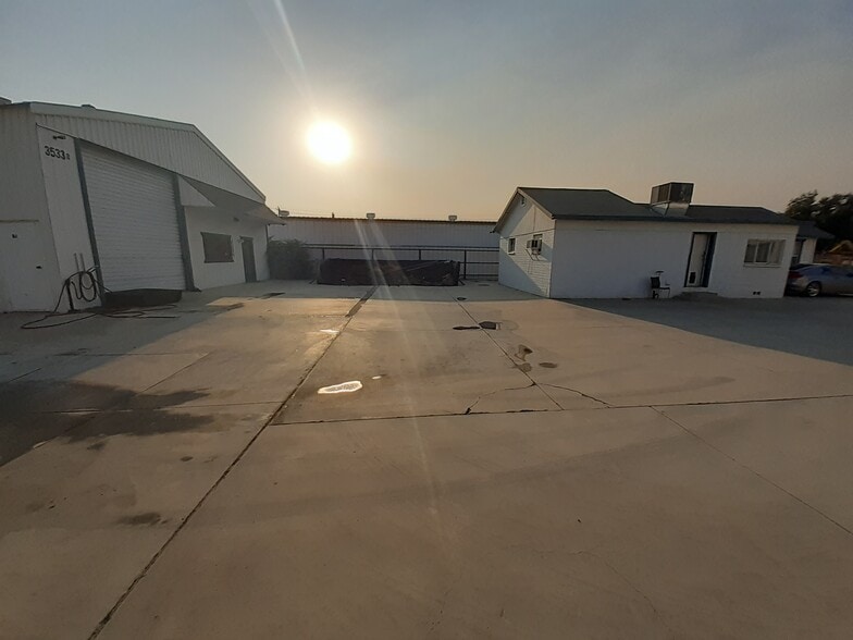 More Photos Of 3531-3533 Brian Way, Bakersfield Warehouse For Sale