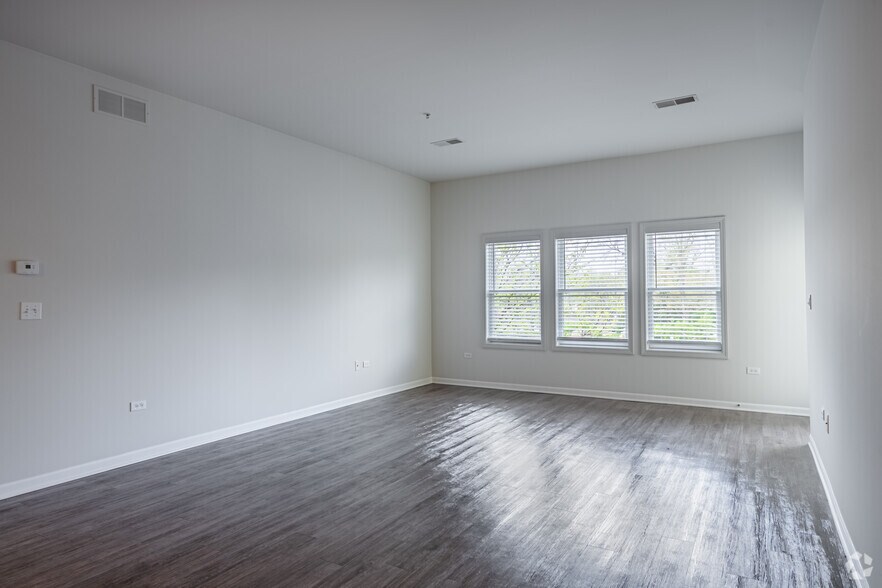 More Photos Of 500 S Third St, Geneva Apartments For Lease