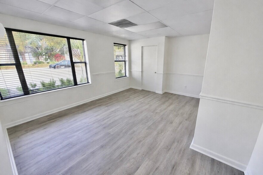 More Photos Of 2506-2510 S Macdill Ave, Tampa Storefront Retail Office For Lease