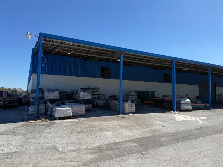 More Photos Of 2 US Highway 17 92 N, Haines City Showroom For Sale