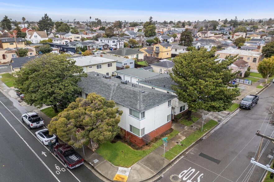More Photos Of 3321 Barrett Ave, Richmond Apartments For Sale