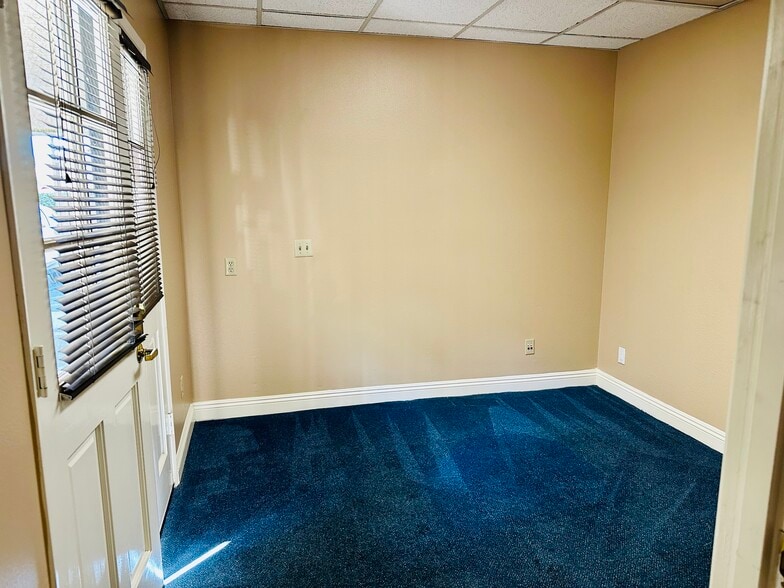 More Photos Of 370 W Grand Blvd, Corona Office For Sale
