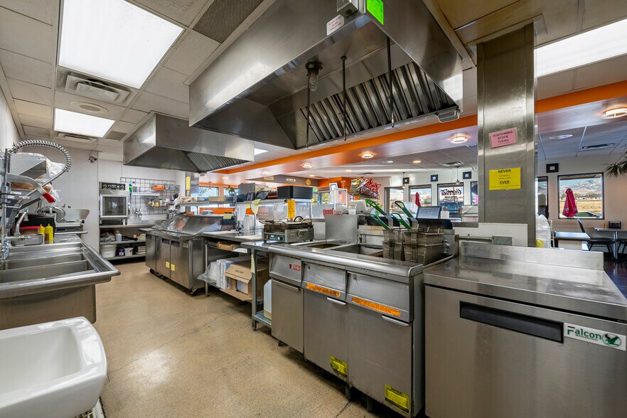 More Photos Of 7903 S Airport Rd, West Jordan Fast Food For Sale