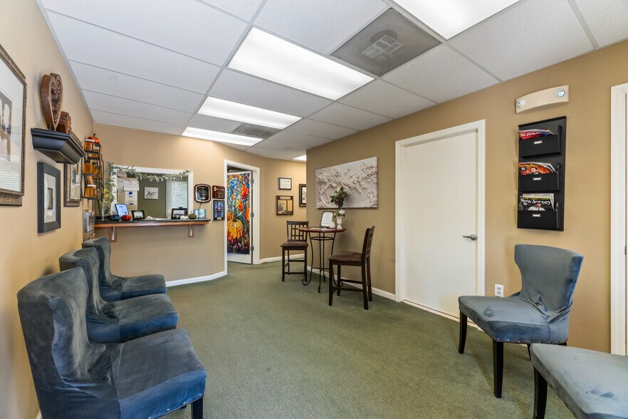 More Photos Of 11 Clyde Rd, Somerset Office For Sale