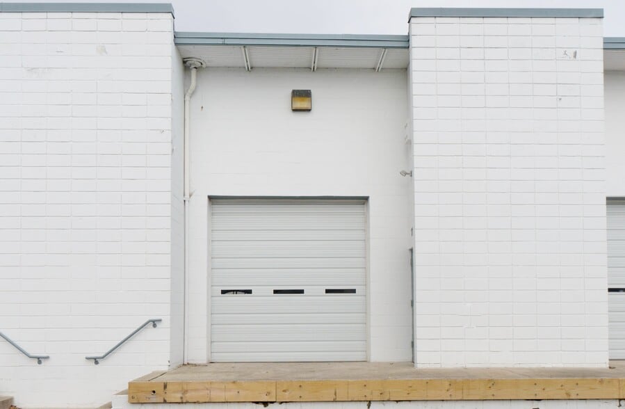 More Photos Of 1100-1146 Taft St, Rockville Warehouse For Lease