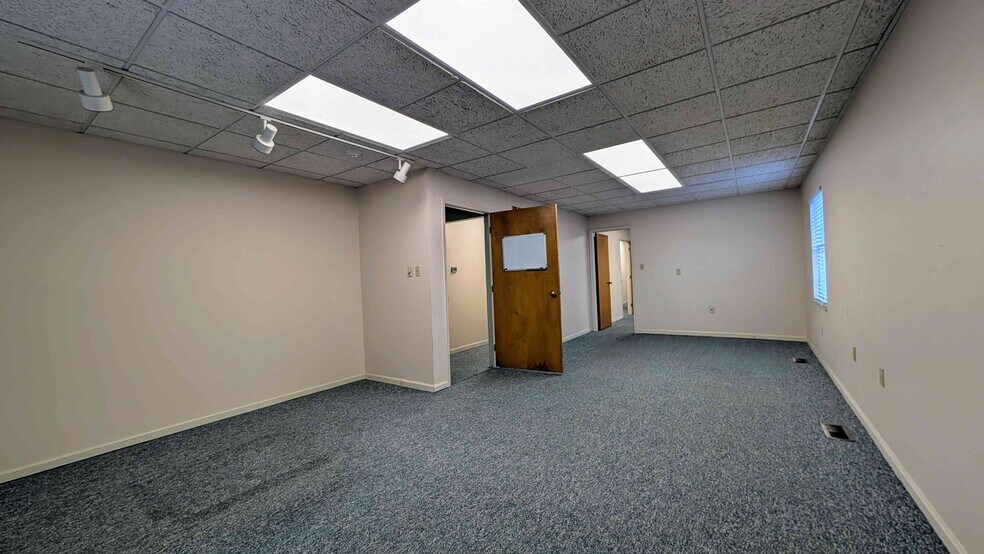 More Photos Of 2227 Chapline St, Wheeling Office For Lease