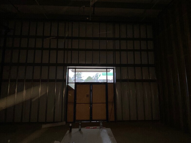 More Photos Of 1228 W Main St, Tupelo Convenience Store For Lease