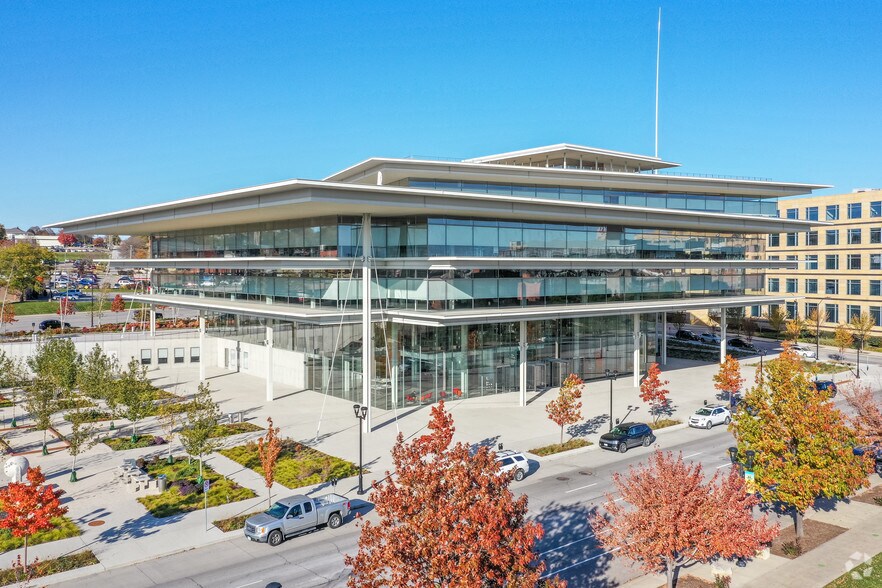 Primary Photo Of 1459 Grand Ave, Des Moines Office For Lease