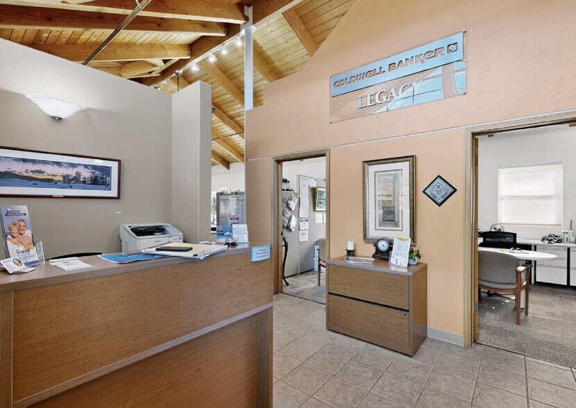 More Photos Of 12042 Nm-14 N, Cedar Crest Office For Sale