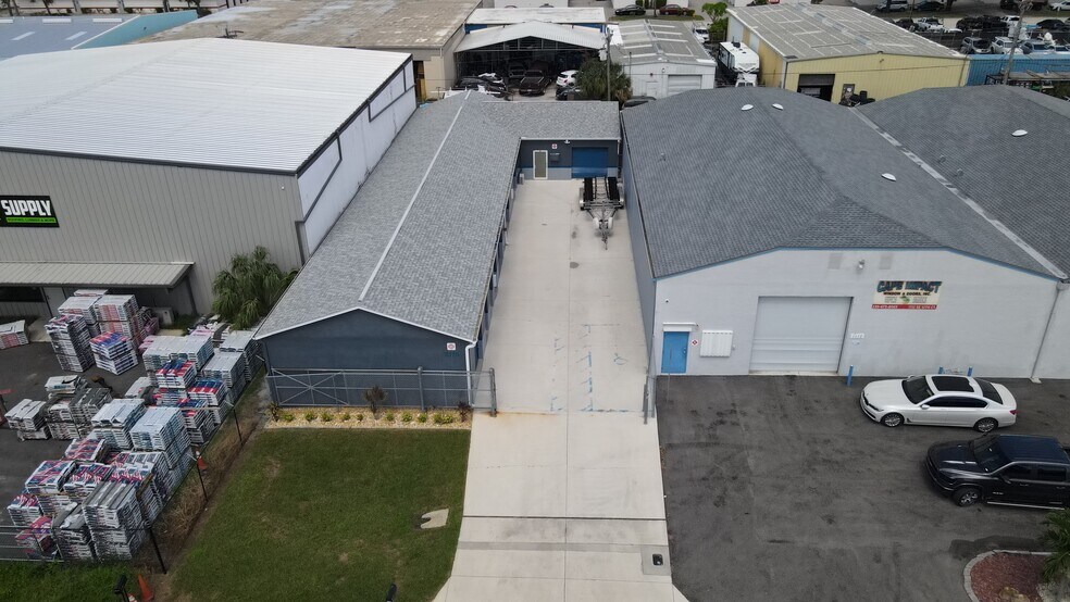 More Photos Of 1116 SE 12th Ct, Cape Coral Flex For Sale