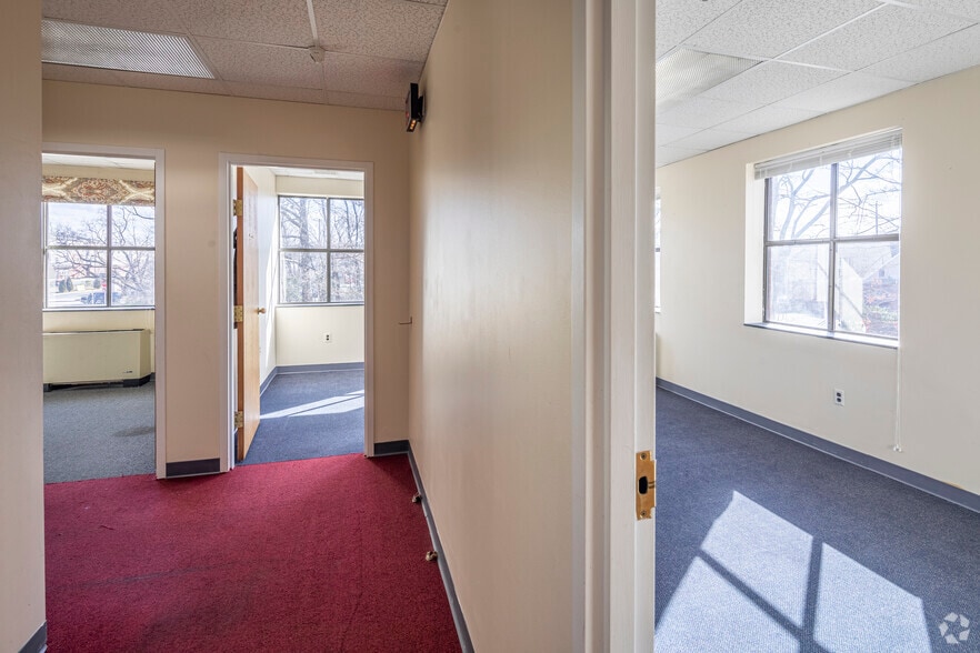 More Photos Of 8850 Richmond Hwy, Alexandria Office For Lease