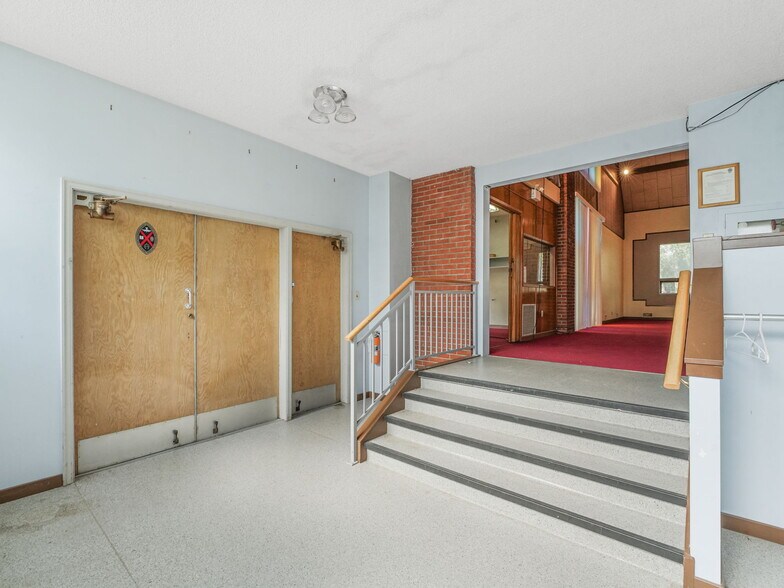 More Photos Of 9630 74 Av NW, Edmonton Flex For Sale