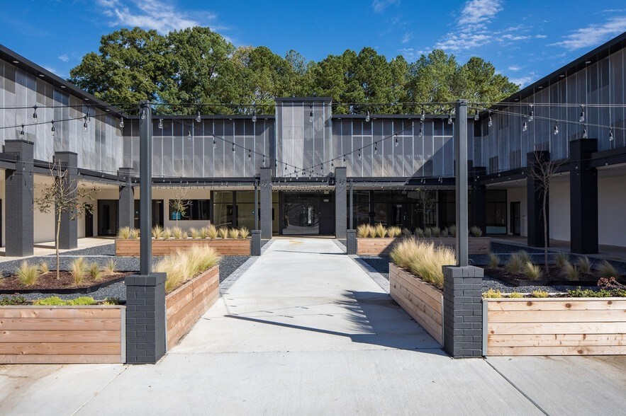 More Photos Of 8765-8911 Roswell Rd, Atlanta Unknown For Sale