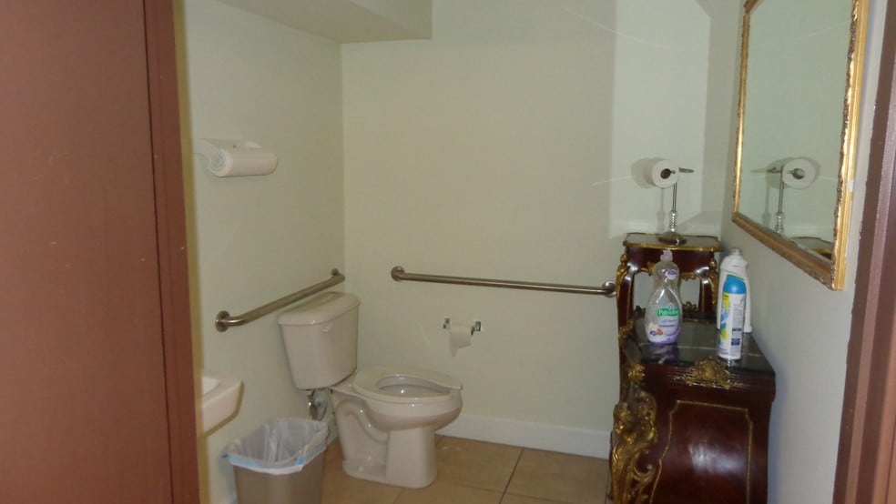 More Photos Of 13977-13981 SW 140th St, Miami Light Distribution For Sale