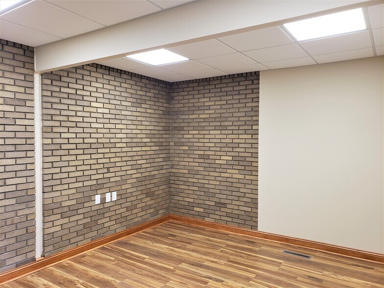 More Photos Of 616 Kellogg Ave, Ames Office For Lease