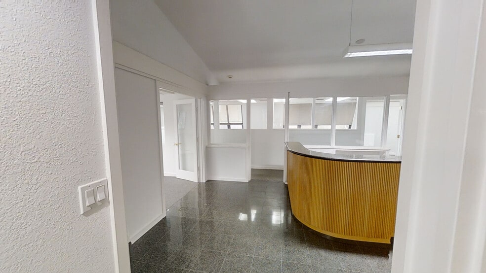 More Photos Of 7910 SW 57th Ave, South Miami Office Residential For Lease