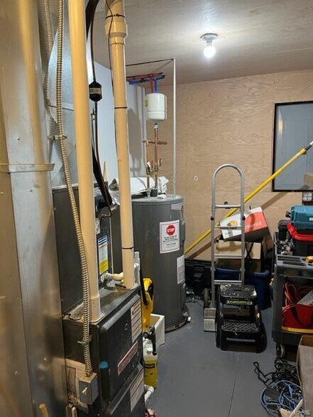 More Photos Of 7714-7718 S Broadway, Saint Louis Coworking Space