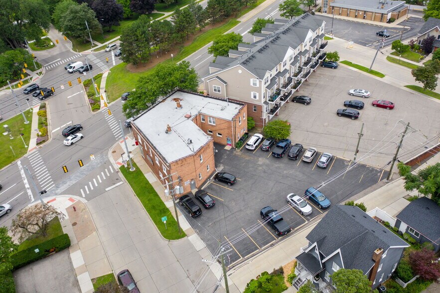 More Photos Of 23900-23908 Woodward Ave, Pleasant Ridge Office For Lease